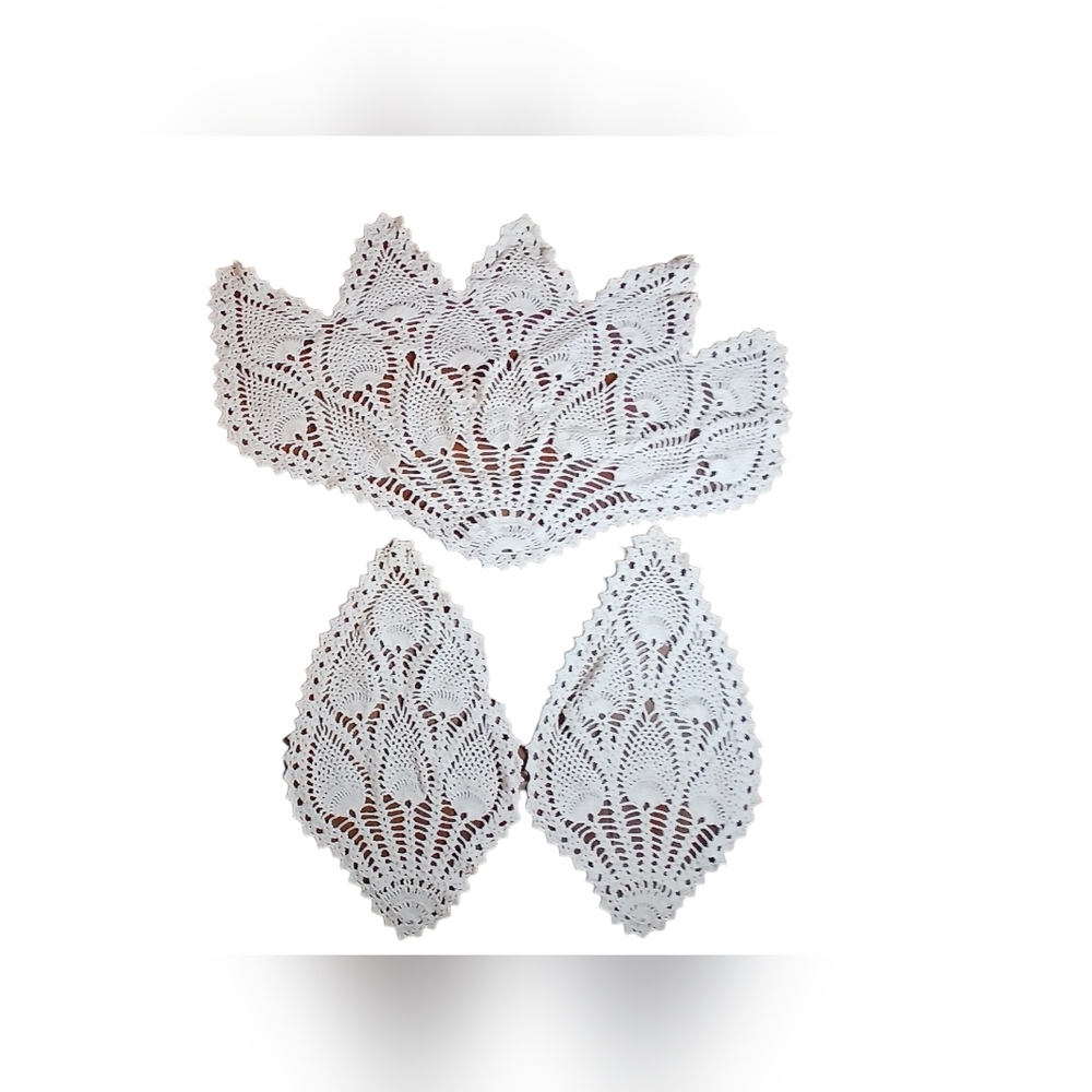 Vintage 7pc Set Crocheted Pineapple Lace Doileys